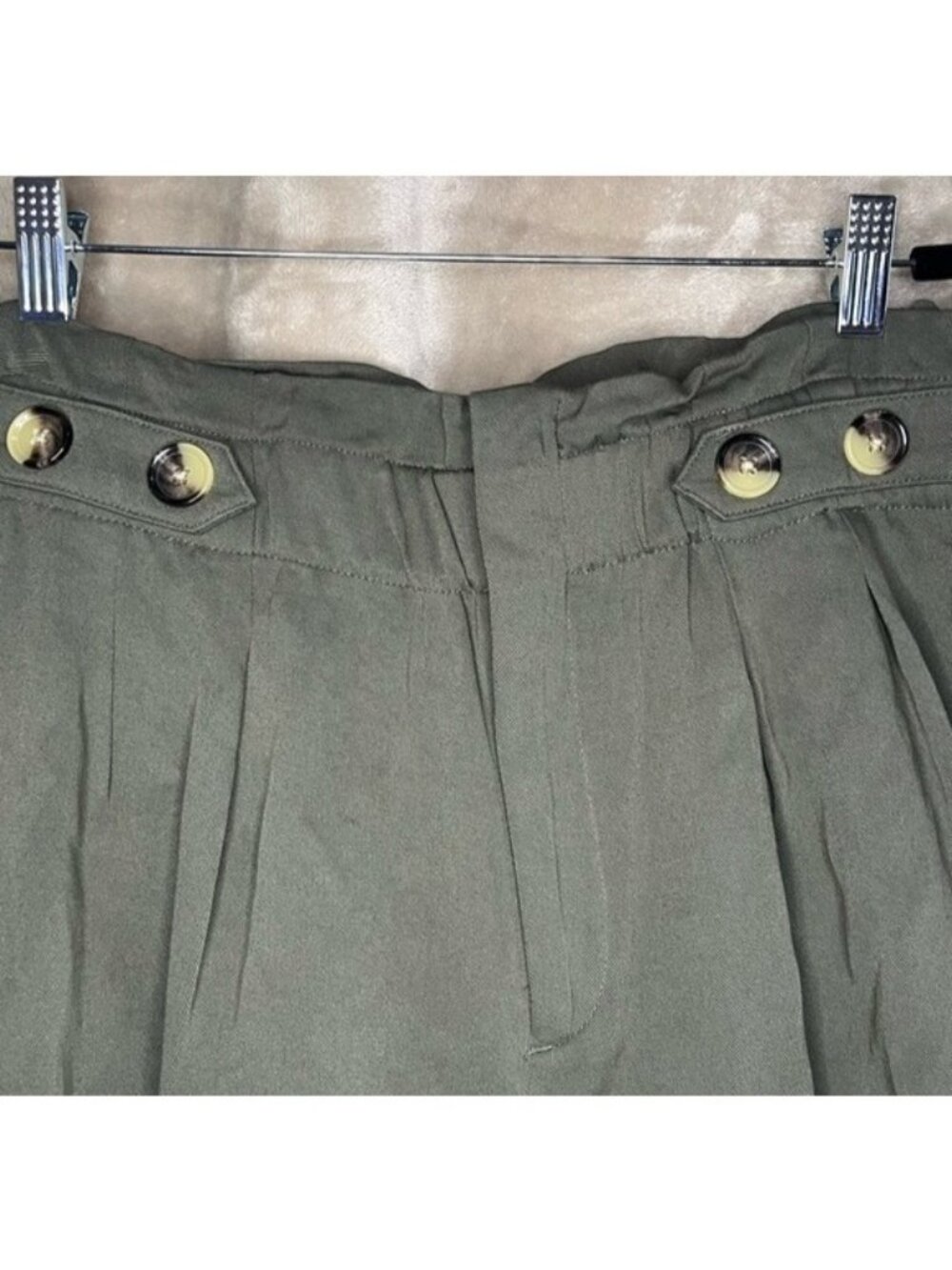 a.n.a A New Approach High Waisted Green Pleated Shorts Front Pocket Size 12 - Picture 2 of 11